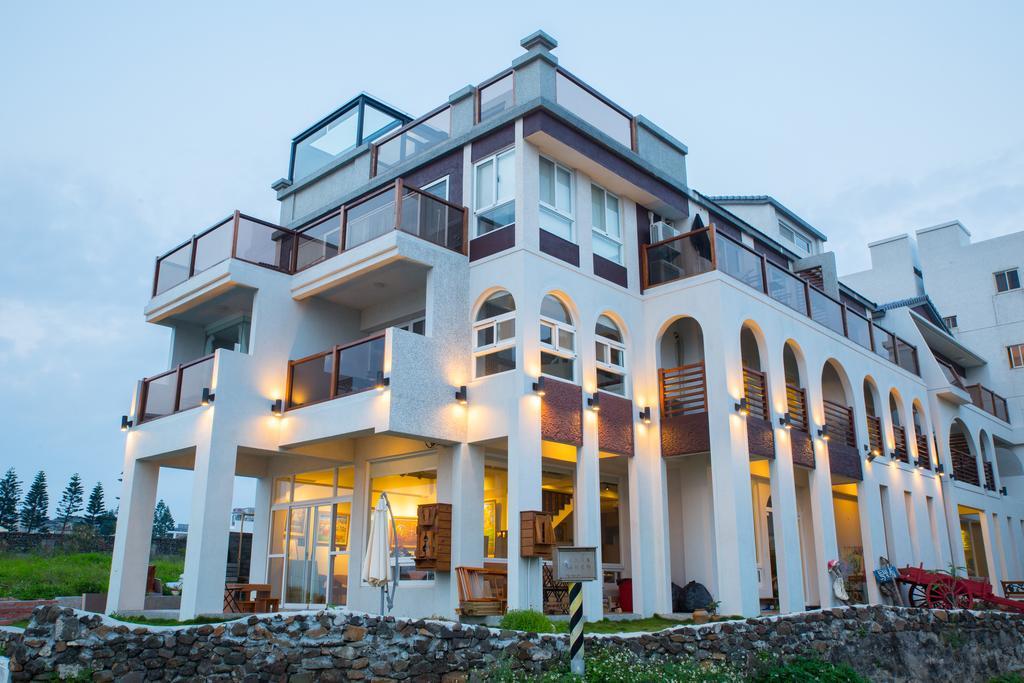 Malibu Oceanview Homestay Манонг Екстериор снимка