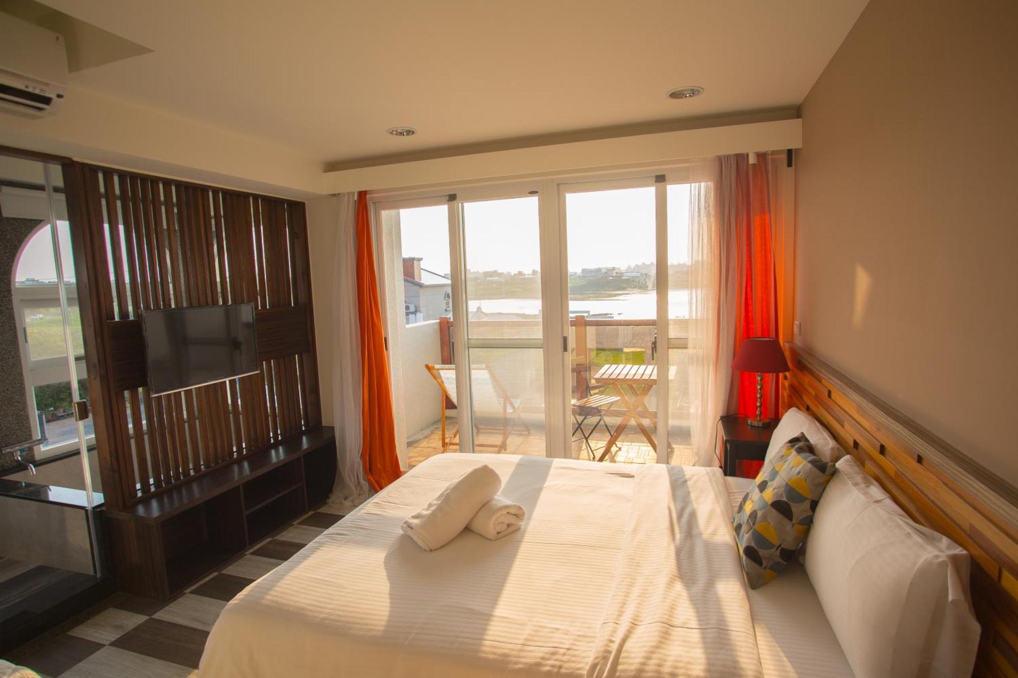 Malibu Oceanview Homestay Манонг Екстериор снимка